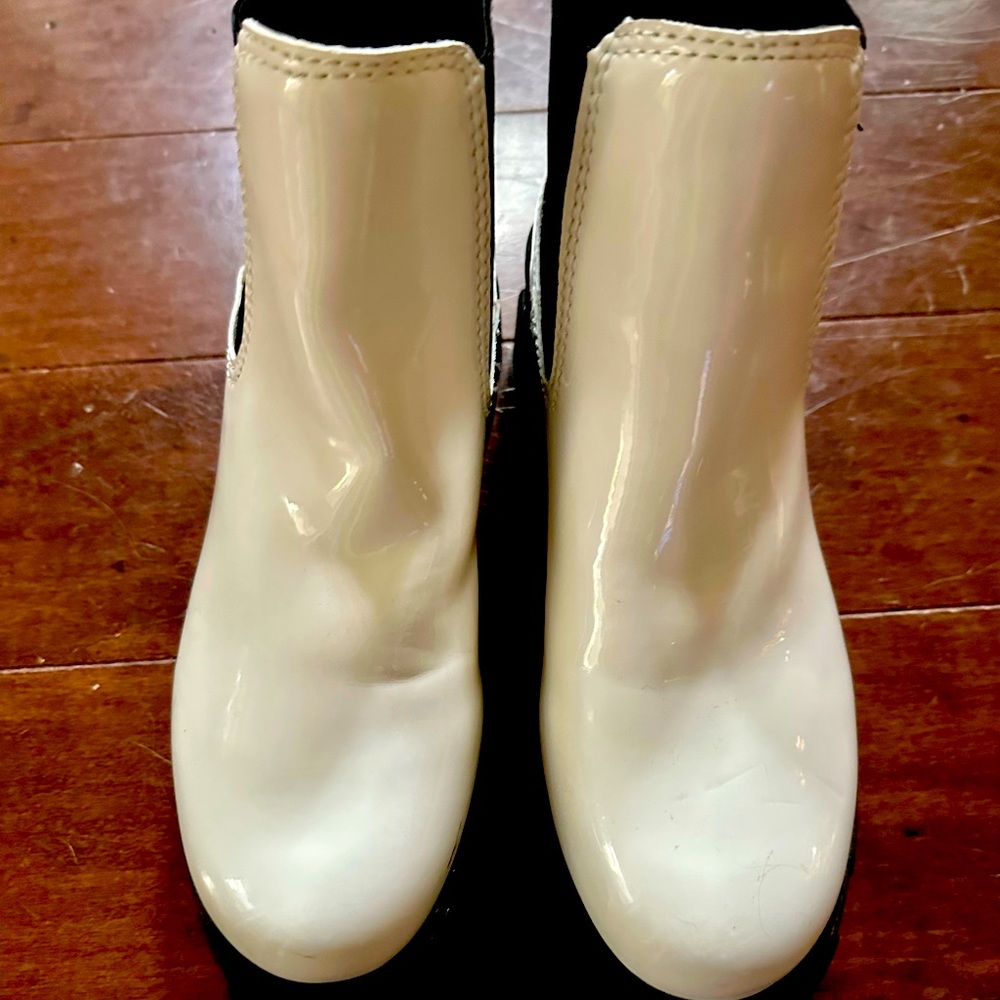 Sam Edelman Circus Chelsea boot, size 9.5.